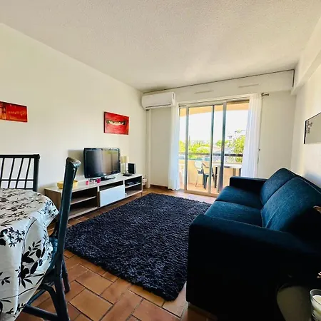 Le Pre - Port Frejus, Bord De Et Base Nature Apartmán *
